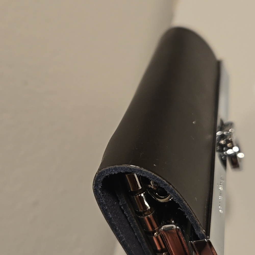 Salvatore Ferragamo Authentic Keyholder Black Leather - Picture 6 of 8
